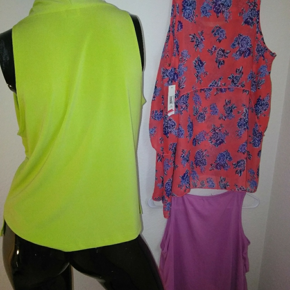Tops! All 3! - Picture 2 of 6